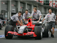 Формула-1: в сезоне-2006 российская команда Мидланд.